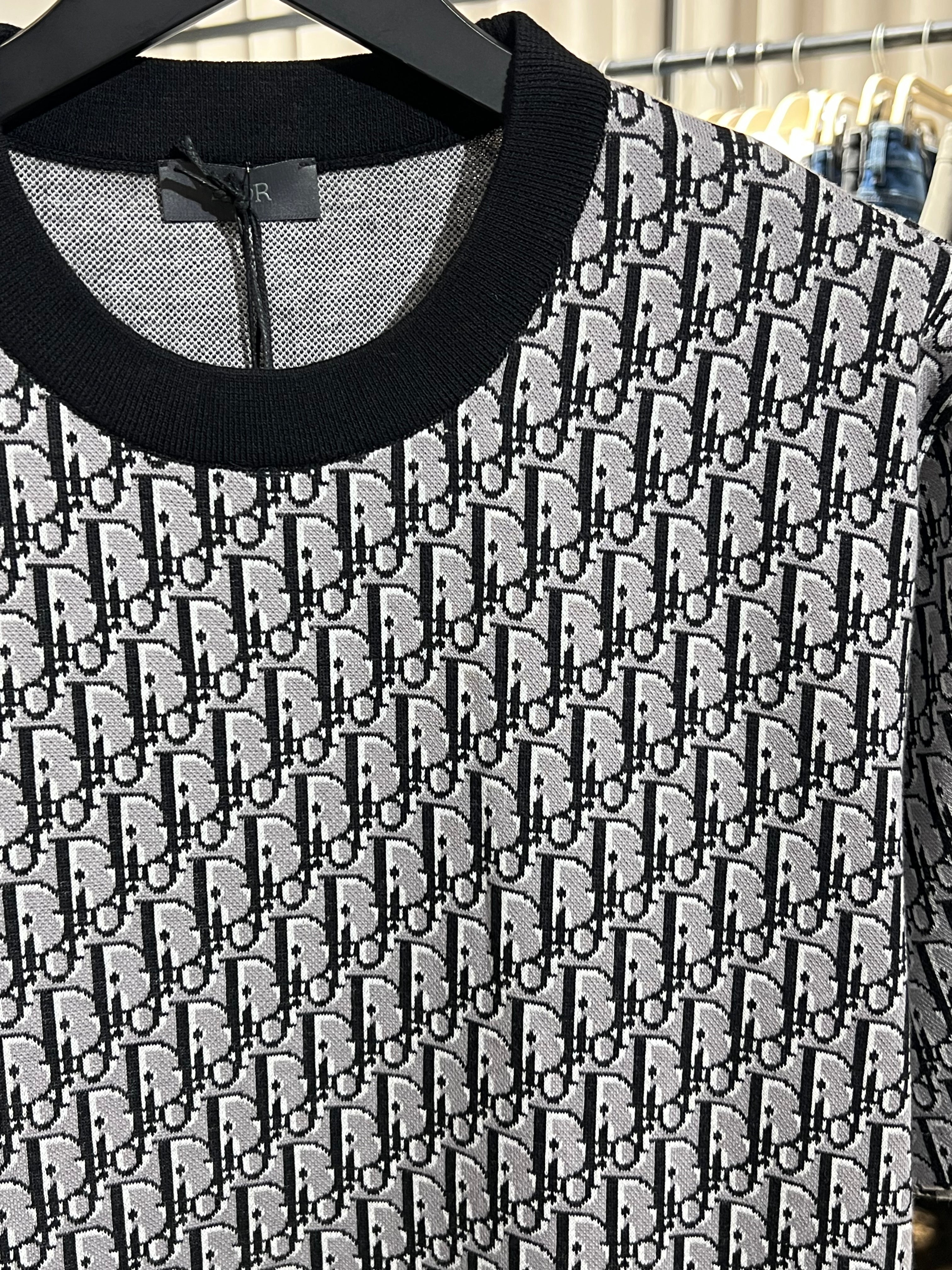 T-SHIRT DIOR